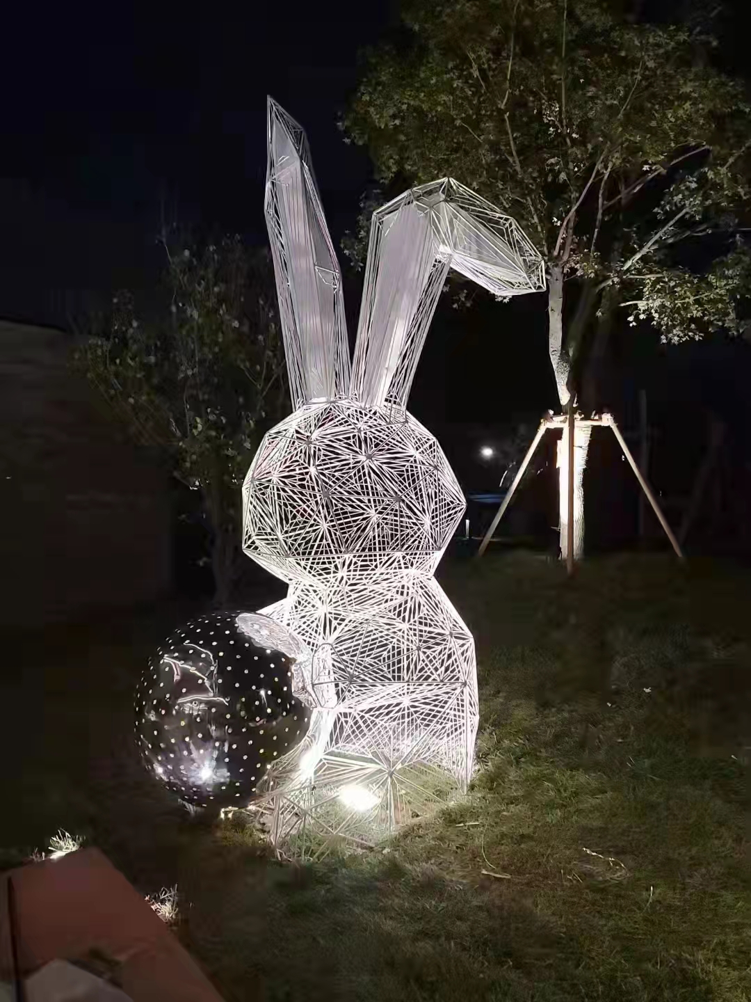 镂空兔